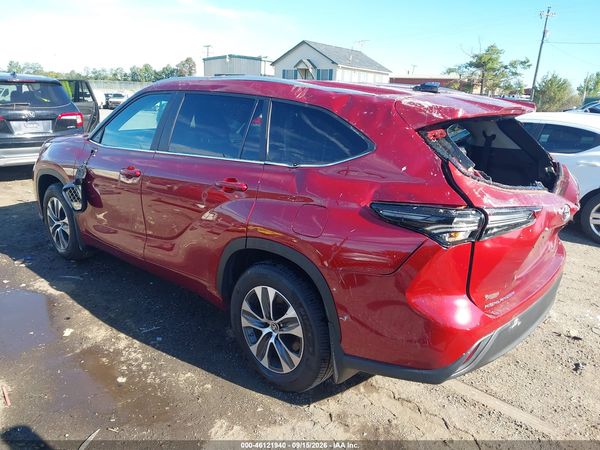 2024 TOYOTA HIGHLANDER XLE — I3