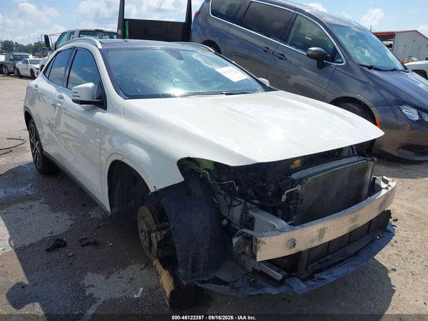 2016 MERCEDES-BENZ GLA 250 GLA250 — I1