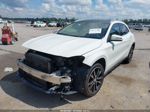 2016 MERCEDES-BENZ GLA 250 — I2