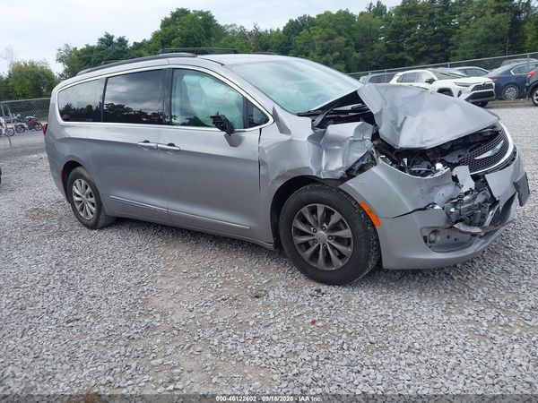 2017 CHRYSLER PACIFICA TOURING-L — I1