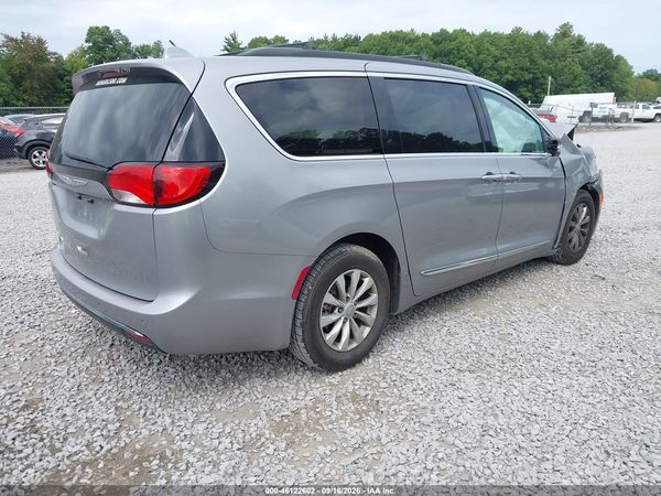 2017 CHRYSLER PACIFICA TOURING-L — I4