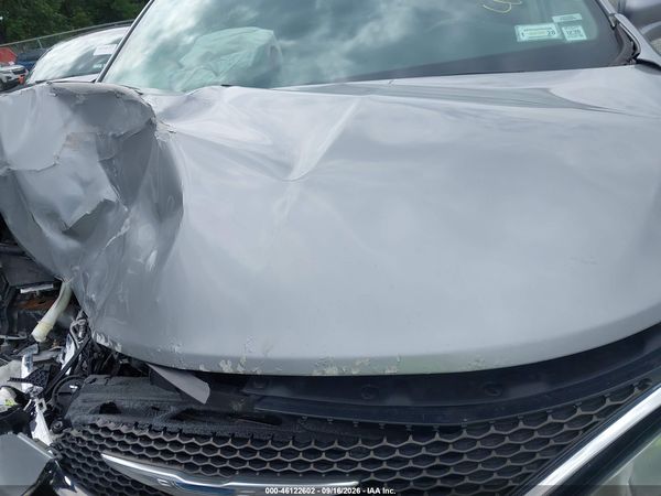 2017 CHRYSLER PACIFICA TOURING-L — I10