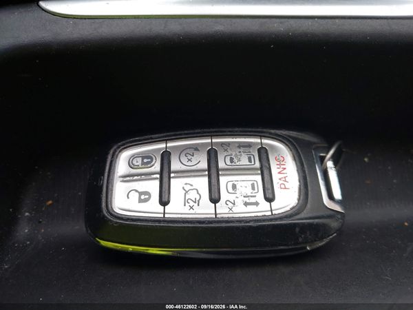 2017 CHRYSLER PACIFICA TOURING-L — I11