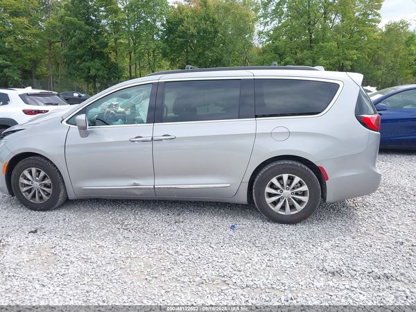 2017 CHRYSLER PACIFICA TOURING-L — I117