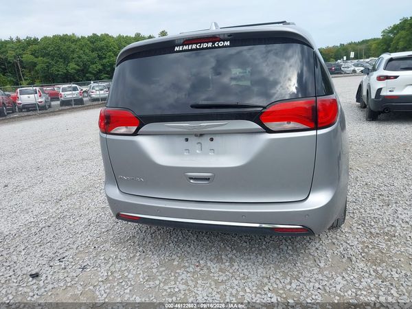 2017 CHRYSLER PACIFICA TOURING-L — I119