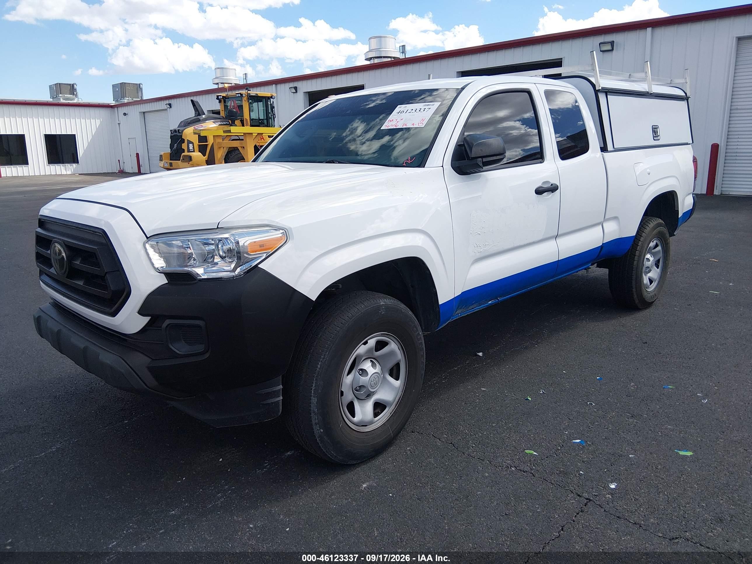 2022 TOYOTA TACOMA SR — I2