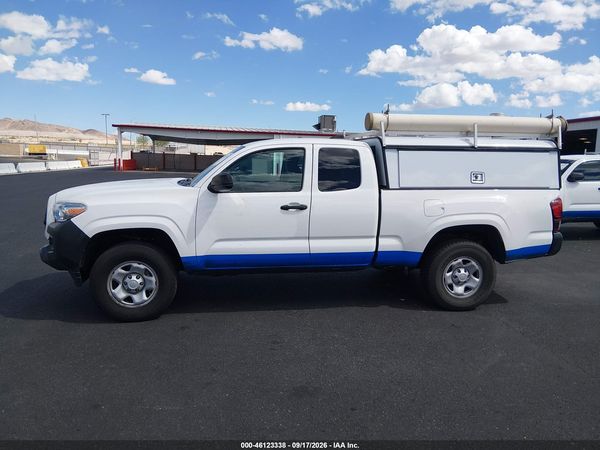 2022 TOYOTA TACOMA SR — I117