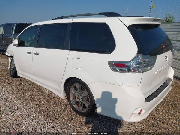 2013 TOYOTA SIENNA SE 8 PASSENGER — I3