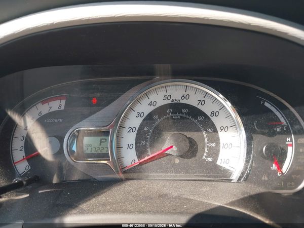 2013 TOYOTA SIENNA SE 8 PASSENGER — I7