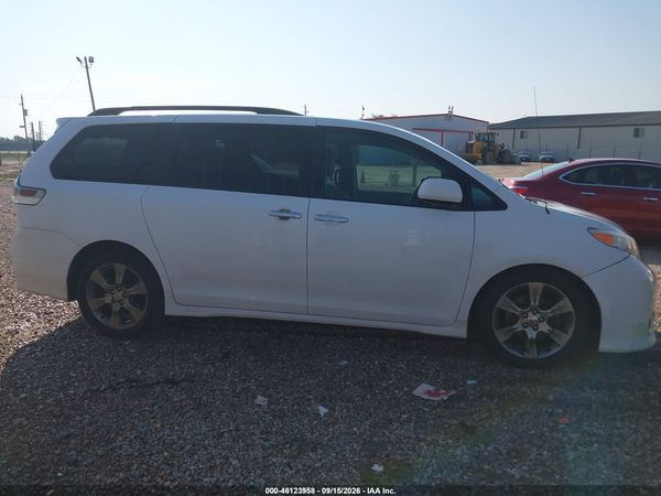 2013 TOYOTA SIENNA SE 8 PASSENGER — I116