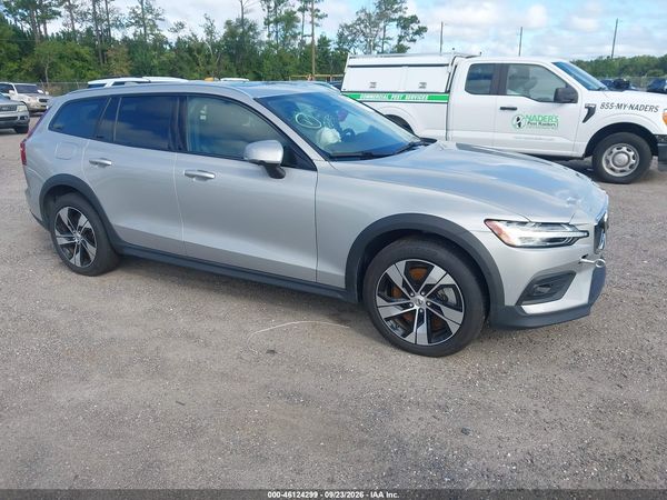2025 VOLVO V60 CROSS COUNTRY — I1
