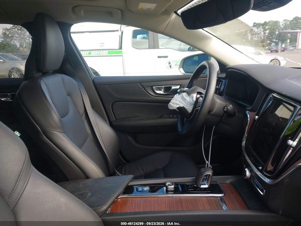 2025 VOLVO V60 CROSS COUNTRY — I5