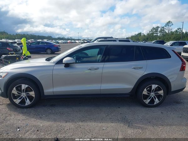 2025 VOLVO V60 CROSS COUNTRY — I117