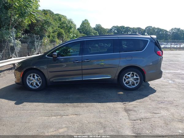 2017 CHRYSLER PACIFICA TOURING-L — I117