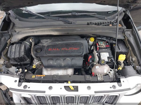 2016 JEEP RENEGADE LIMITED — I10