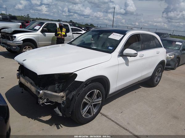 2018 MERCEDES-BENZ GLC 300 — I2