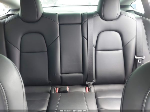 2022 TESLA MODEL 3 — I8
