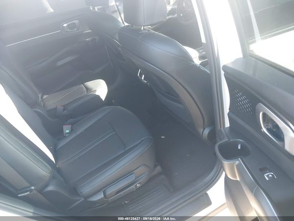 2025 KIA SORENTO HYBRID EX — I8