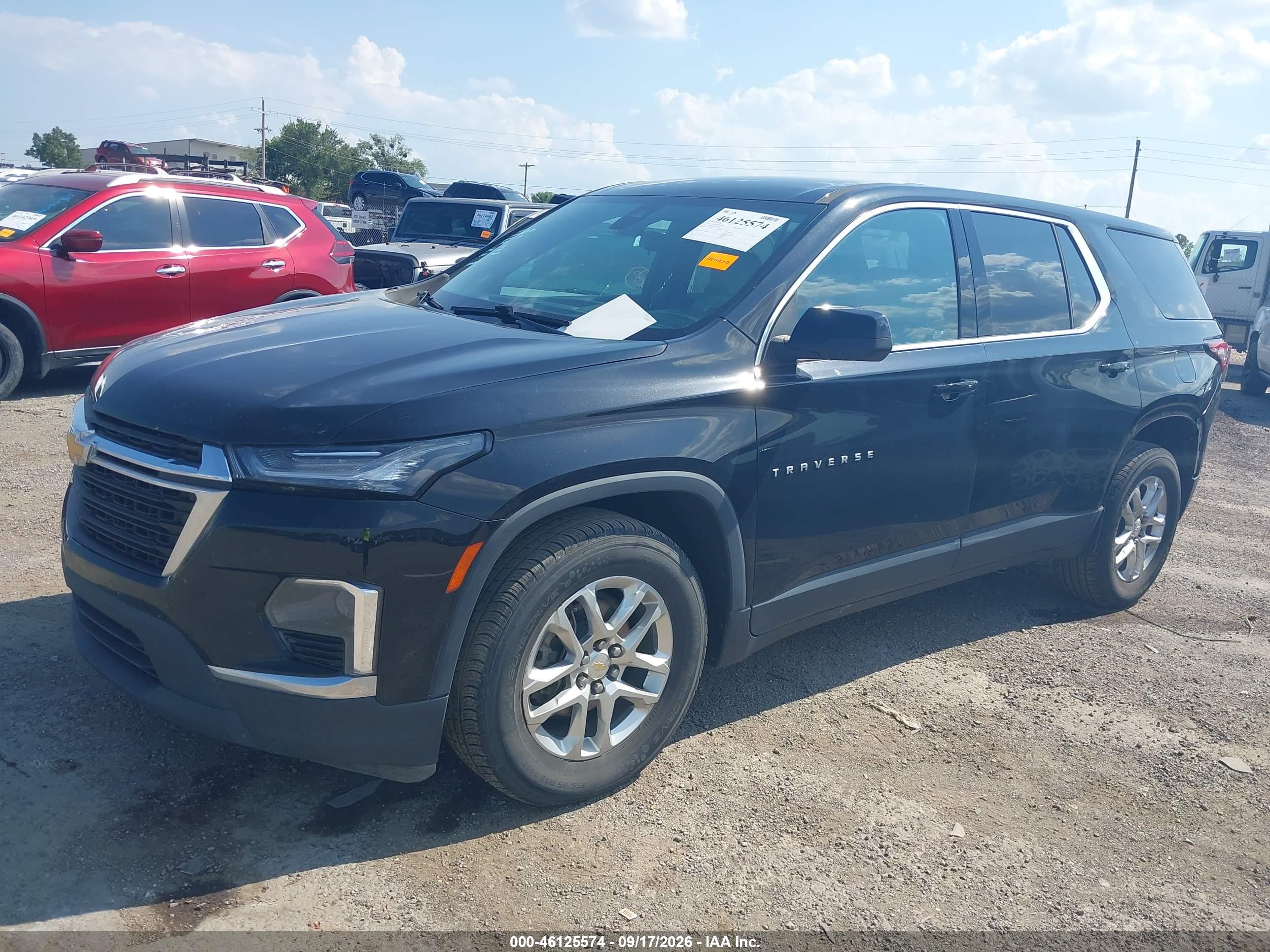 2023 CHEVROLET TRAVERSE FWD LS — I2