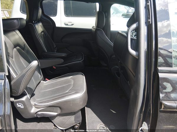 2026 CHRYSLER PACIFICA LIMITED — I8
