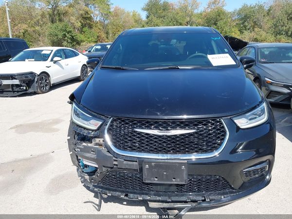 2025 CHRYSLER PACIFICA SELECT — I115