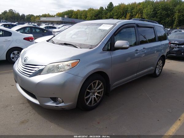 2014 TOYOTA SIENNA — I2
