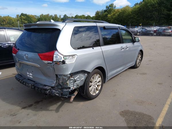 2014 TOYOTA SIENNA LIMITED V6 7 PASSENGER — I4