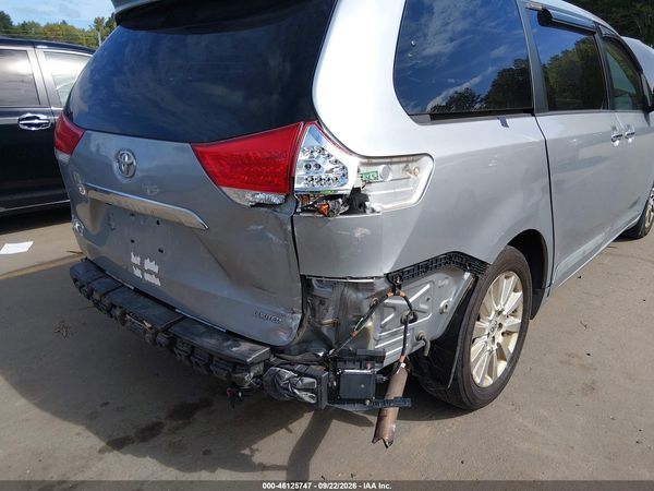 2014 TOYOTA SIENNA LIMITED V6 7 PASSENGER — I6