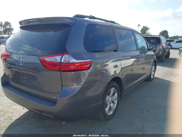 2017 TOYOTA SIENNA — I4