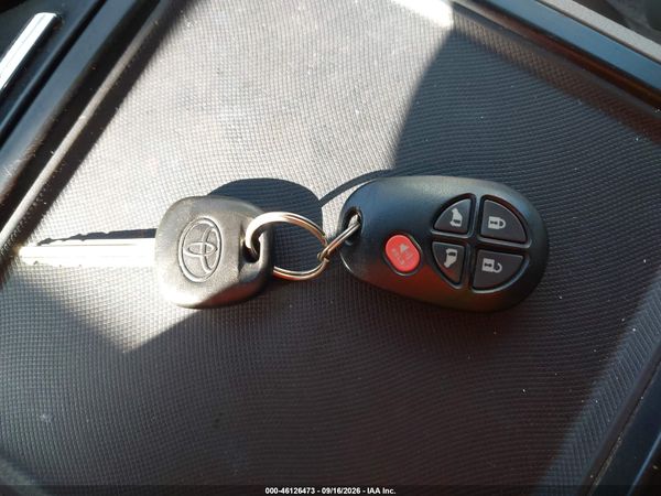2017 TOYOTA SIENNA LE 8 PASSENGER — I11