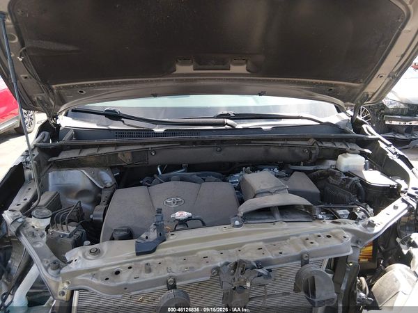 2019 TOYOTA HIGHLANDER LE PLUS — I10