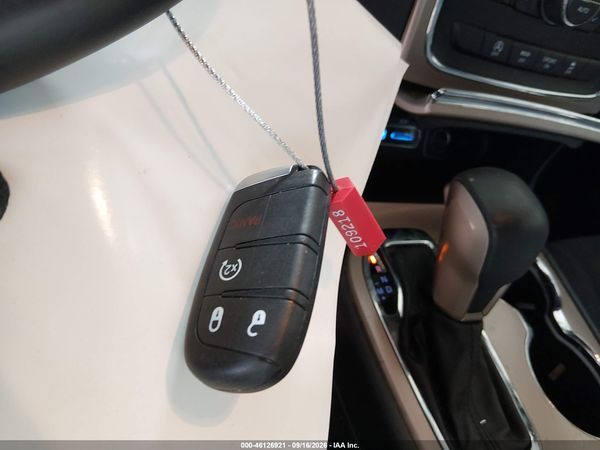 2016 JEEP GRAND CHEROKEE LAREDO — I11