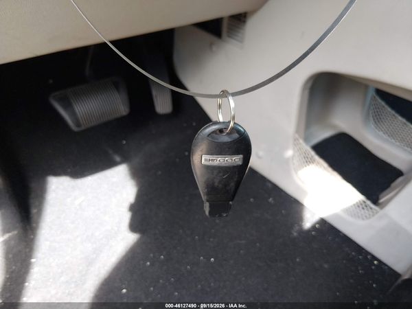 2012 DODGE GRAND CARAVAN SXT — I11