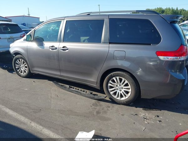 2013 TOYOTA SIENNA XLE V6 8 PASSENGER — I3
