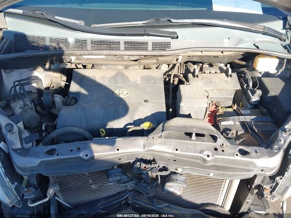 2013 TOYOTA SIENNA XLE V6 8 PASSENGER — I10