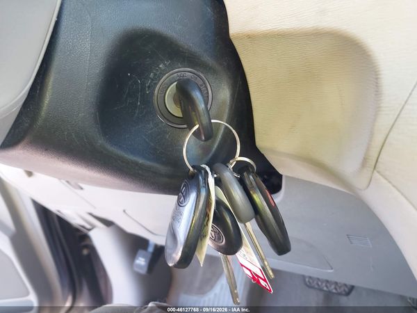 2013 TOYOTA SIENNA XLE V6 8 PASSENGER — I11