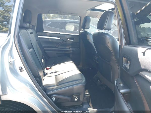 2018 TOYOTA HIGHLANDER XLE — I8