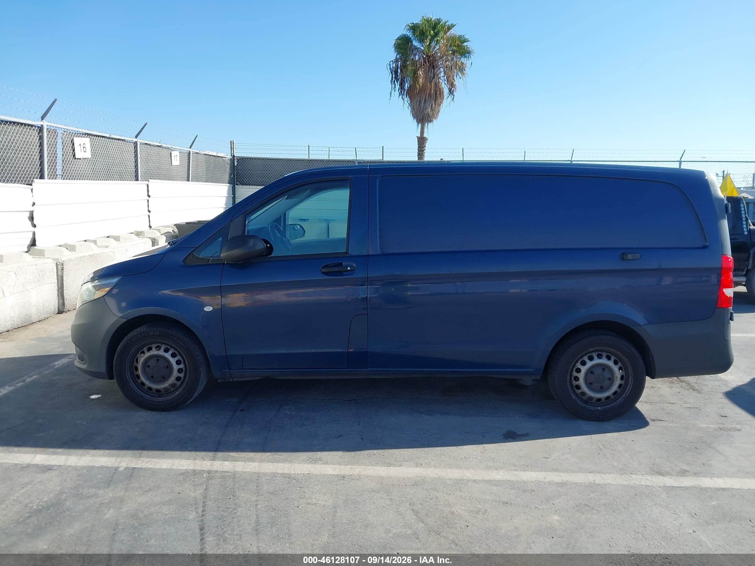 2016 MERCEDES-BENZ METRIS
