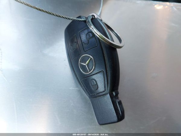2016 MERCEDES-BENZ METRIS