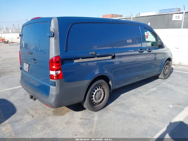 2016 MERCEDES-BENZ METRIS