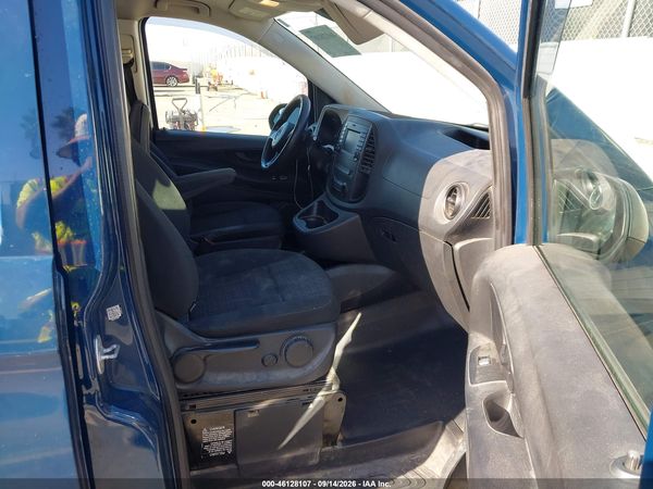 2016 MERCEDES-BENZ METRIS