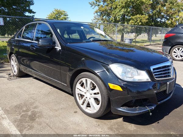 2013 MERCEDES-BENZ C 300 LUXURY 4MATIC — I1