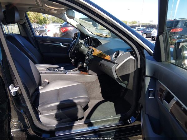 2013 MERCEDES-BENZ C 300 LUXURY 4MATIC — I5