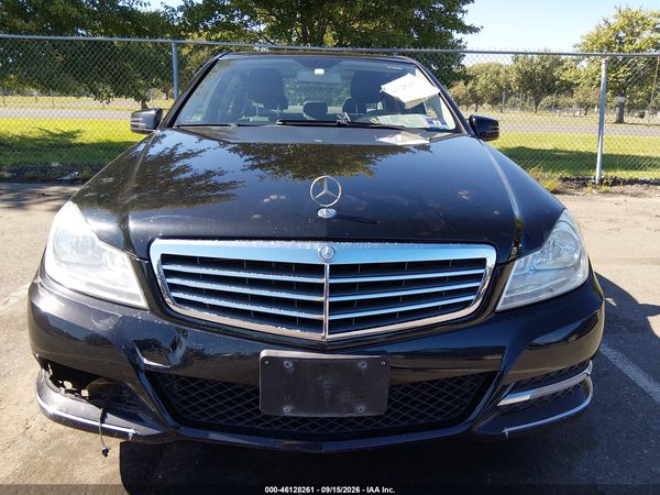 2013 MERCEDES-BENZ C 300 LUXURY 4MATIC — I115
