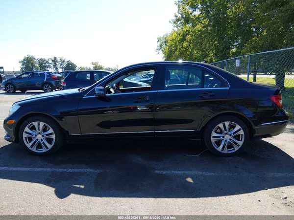 2013 MERCEDES-BENZ C 300 LUXURY 4MATIC — I117