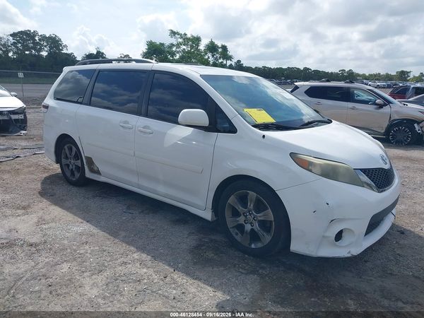 2012 TOYOTA SIENNA SE 8 PASSENGER — I1