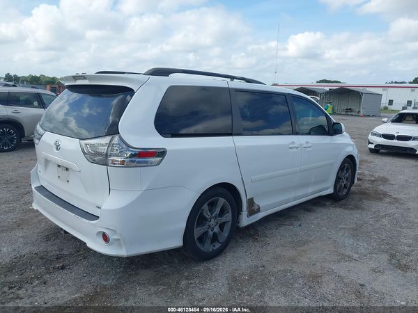 2012 TOYOTA SIENNA SE 8 PASSENGER — I4