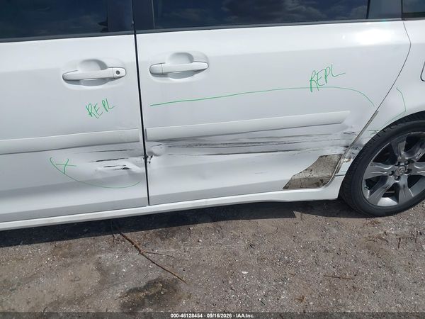 2012 TOYOTA SIENNA SE 8 PASSENGER — I6