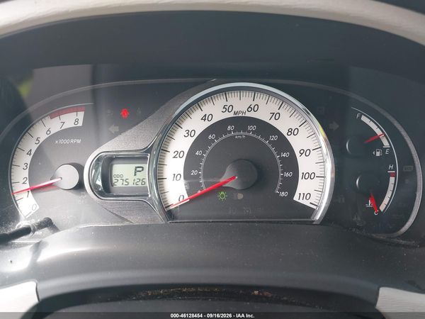 2012 TOYOTA SIENNA SE 8 PASSENGER — I7