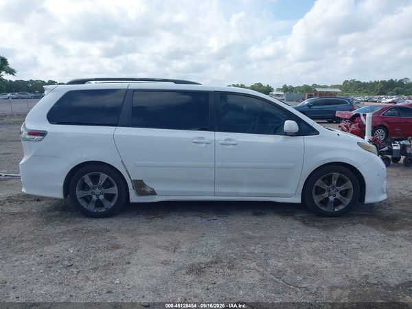 2012 TOYOTA SIENNA SE 8 PASSENGER — I116